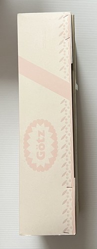 GOTZ Schneewittchen 18" Puppe Original Outfit mit Schuhen • dunkle Zöpfe & graue Augen - Bild 19 von 19