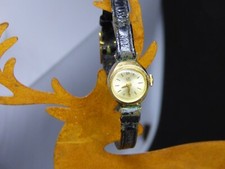 Ancienne montre femme UTI