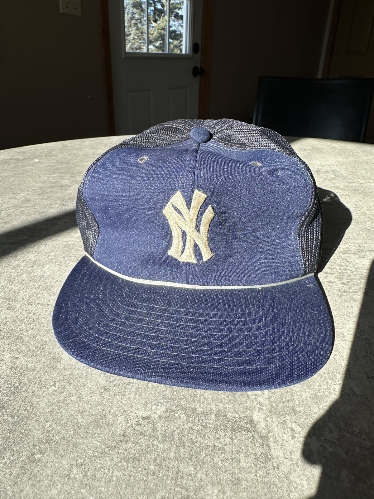 Vintage New York Yankees Snapback Blue MLB Baseball Trucker Hat with String