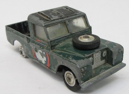 Corgi LAND ROVER 109 1/43 diecast worn w/bad tires - Picture 1 of 6