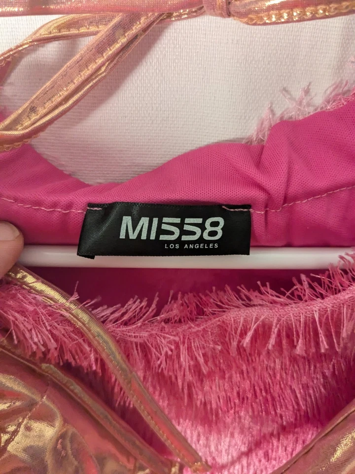 top dorado de dos piezas missguided y falda rosa difusa - talla pequeña Foto 3 de 4