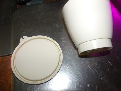 Conteneur de remplacement caddy amande lisse 758 condiment Tupperware 733 couvercle - Photo 2/4
