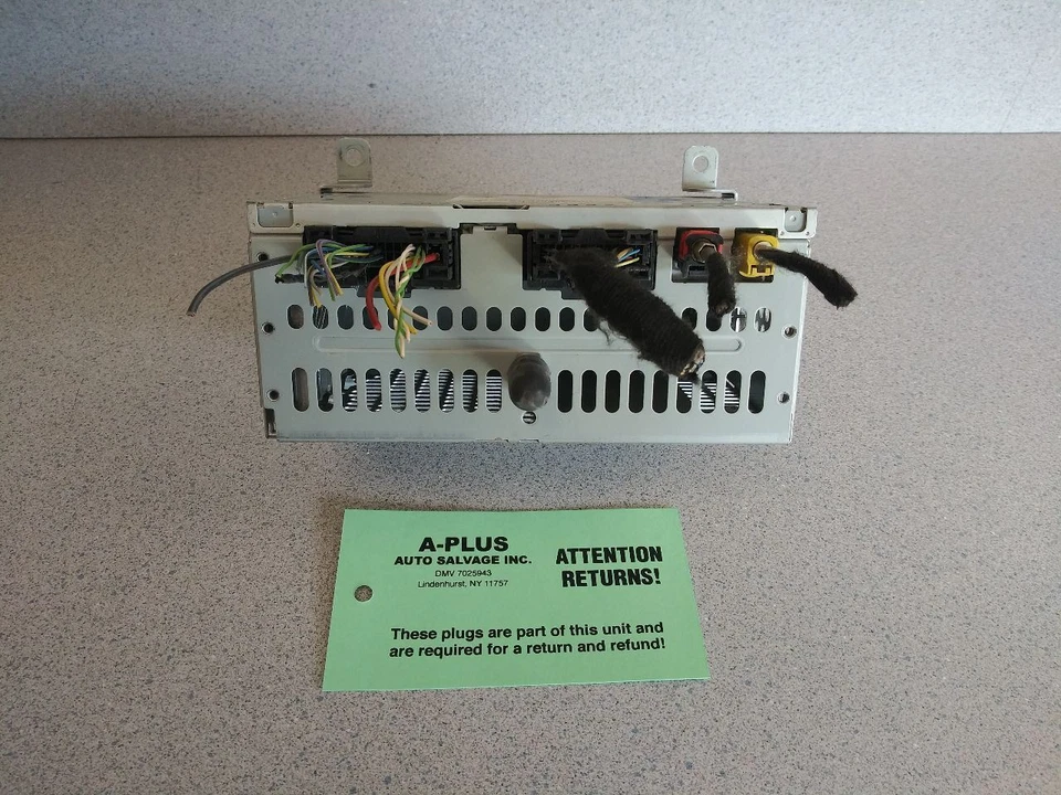 2019 Ford Mustang OEM Radio Receiver AM-FM-MP3 ID KR3T-18D832-ED Fits 19 Foto 4 de 4