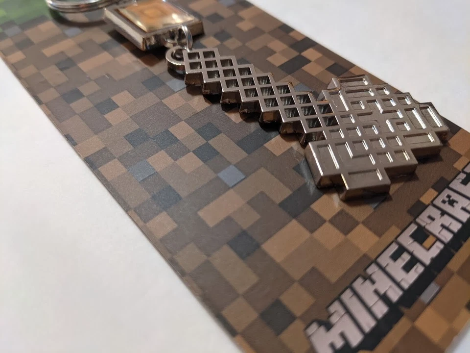 Bioworld Minecraft Videojuego Hacha y Madera Metal Llavero Vendedor EE. UU. Gran regalo Foto 3 de 4