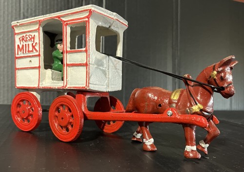 Vintage Fresh Milk Wagon & Horse Cast Iron Toy (E4)