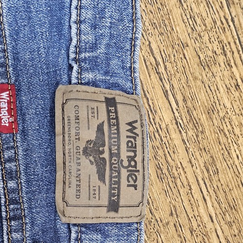 Wrangler Mens jeans 30x32 Athletic Fit Straight Blue 5 Medium Wash Denim - Picture 3 of 13
