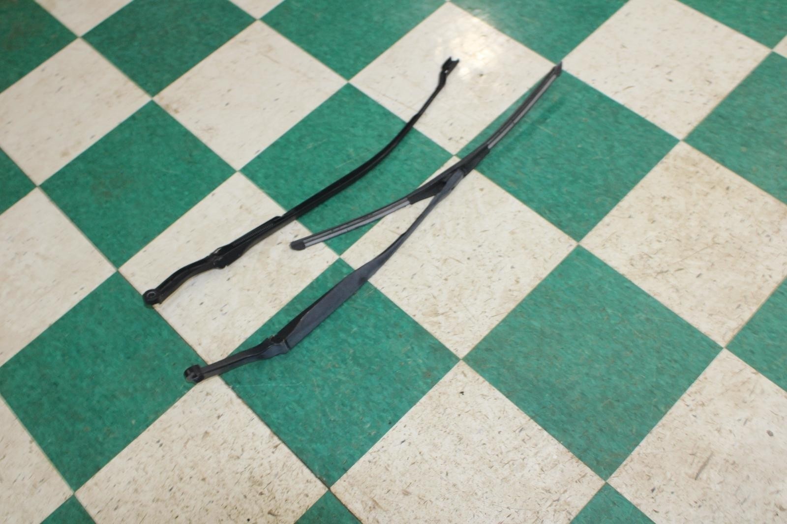 14-20 Ghibli Black Front Windshield Wind Shield Pair 2x Wiper Arms OEM Factory