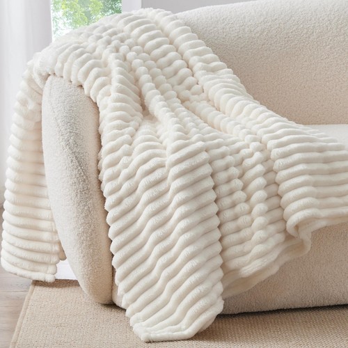 Fleece Throw Blanket for Couch - 300GSM Soft & Warm Fluffy Cream White Blanke...