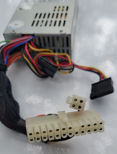 Seventeam ST-220FUB-05E 3.3V 5V 12 V Output 220W 100-240AC 5A Power Supply ST220 - Afbeelding 3 van 4
