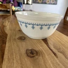 Vintage Pyrex White Blue Garland Snowflake Nesting Bowl #402 1.5 QT