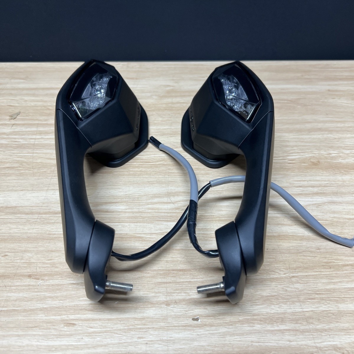 2020 - 2026 Yamaha YZF-R1 OEM Mirror With Integrated Turn Signals