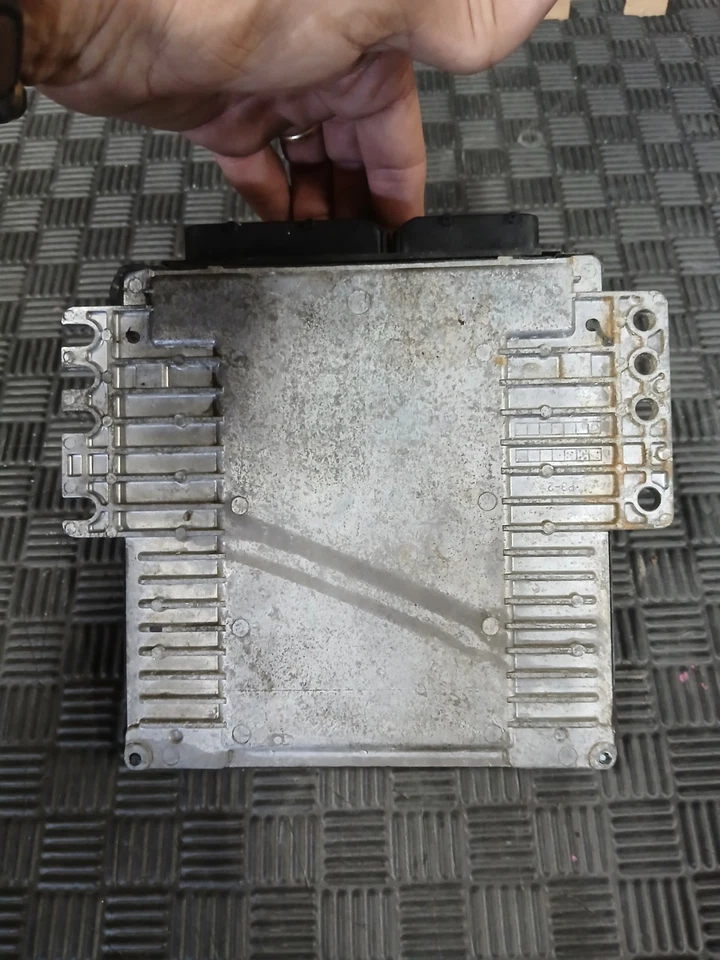 Nissan Frontier 2007 2,5 L ECM ECU módulo informático Mec85-100 B1 Foto 4 de 4