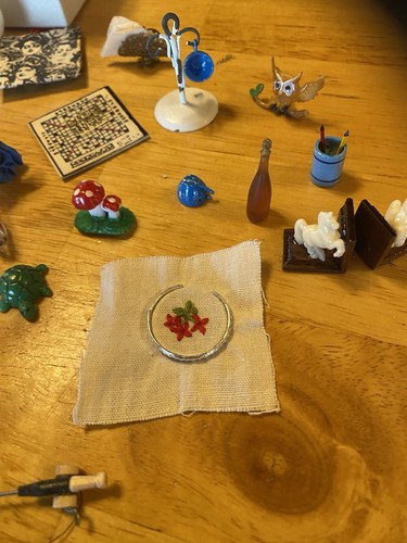 Lote de miniaturas vintage casa de muñecas surtido 30+ piezas caña de pescar monopatín - Imagen 8 de 9