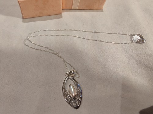 M&S 925 Silver Pendant & Necklace Perfect Condition Jewellery - Picture 3 of 3