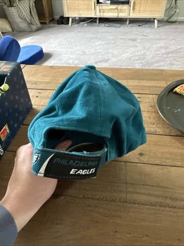 NFL Philadelphia Eagles Velour Light Up Logo Adjustable Back Hat Cap Adult - Picture 2 of 6