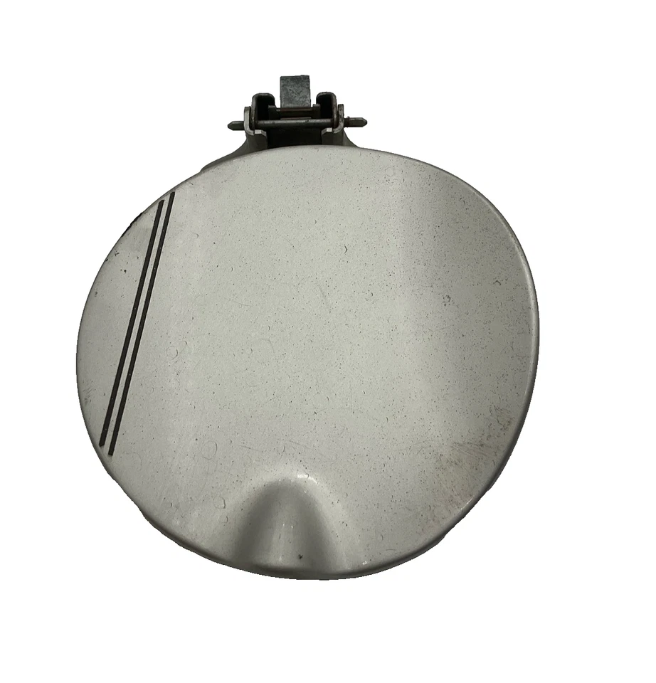 Chrysler PT CRUISER 2005-2008 puerta del tanque de combustible plateada OEM 5067387AA Foto 3 de 4