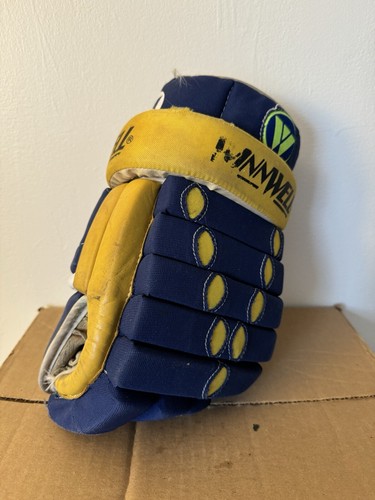 VINTAGE Set of 2 MISMATCHED Hockey Gloves Buffalo Sabres 14" Adult - Picture 11 of 12