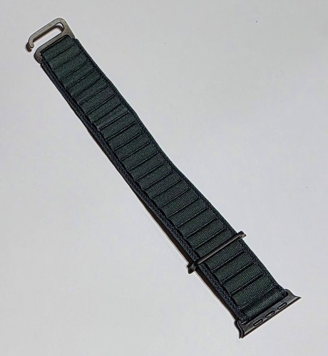 Apple Watch 49 mm GRANDE Alpine Loop finitura titanio verde scuro mai usato in confezione sfusa - Foto 8 di 9