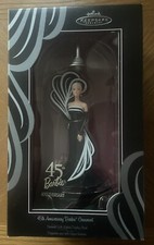 Ornamento Barbie 45° Anniversario con Espositore Illuminato Hallmark Keepsake Nuovo 
