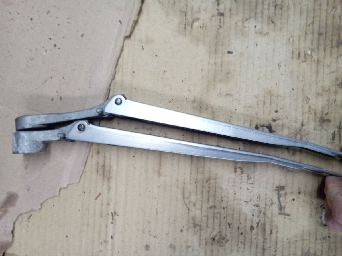 にゅん 1984-1989 Nissan 300ZX Z31 2+0 Windshield Wiper Motor | eBay