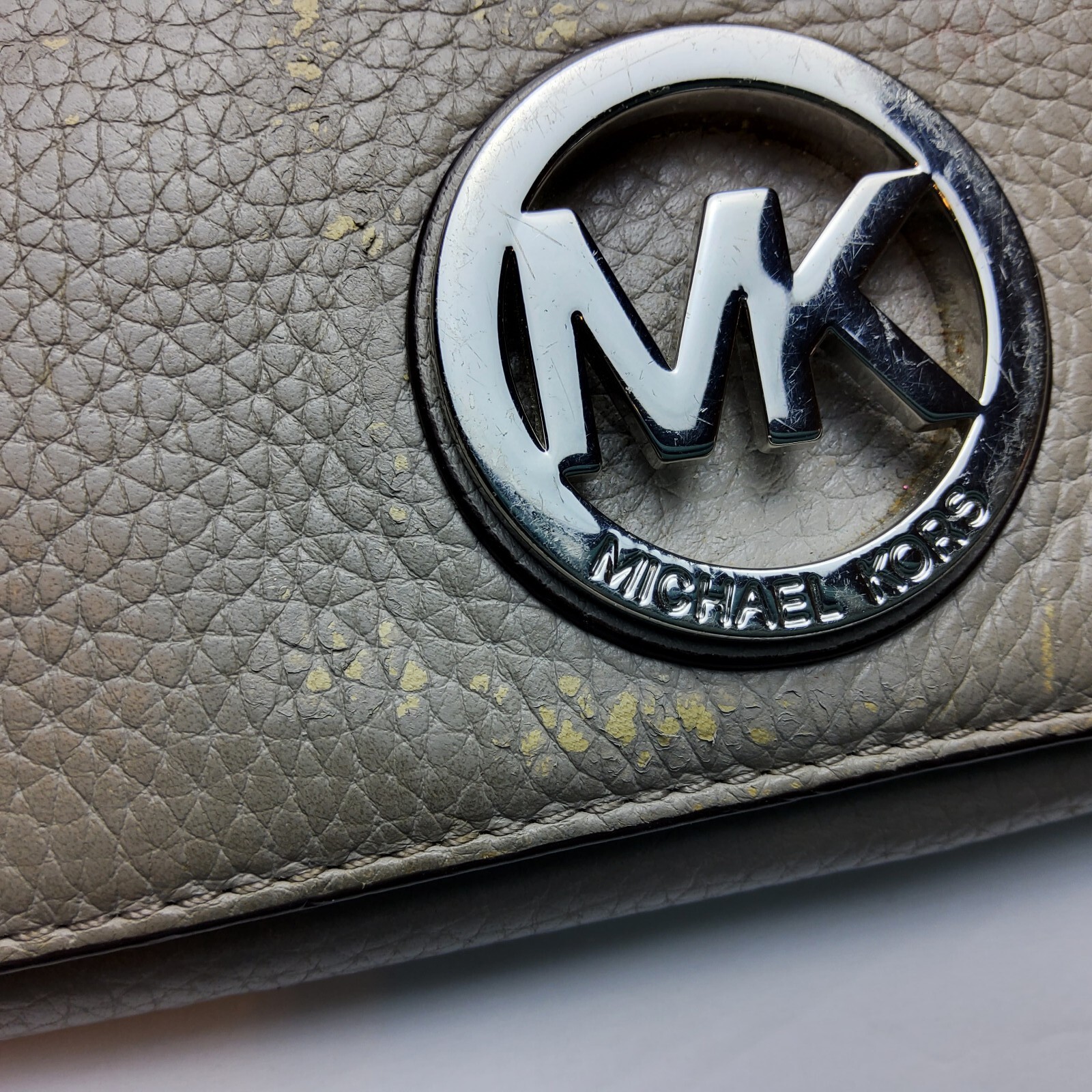 Michael Kors MK Pebbled Leather Full Size Wallet - image 4