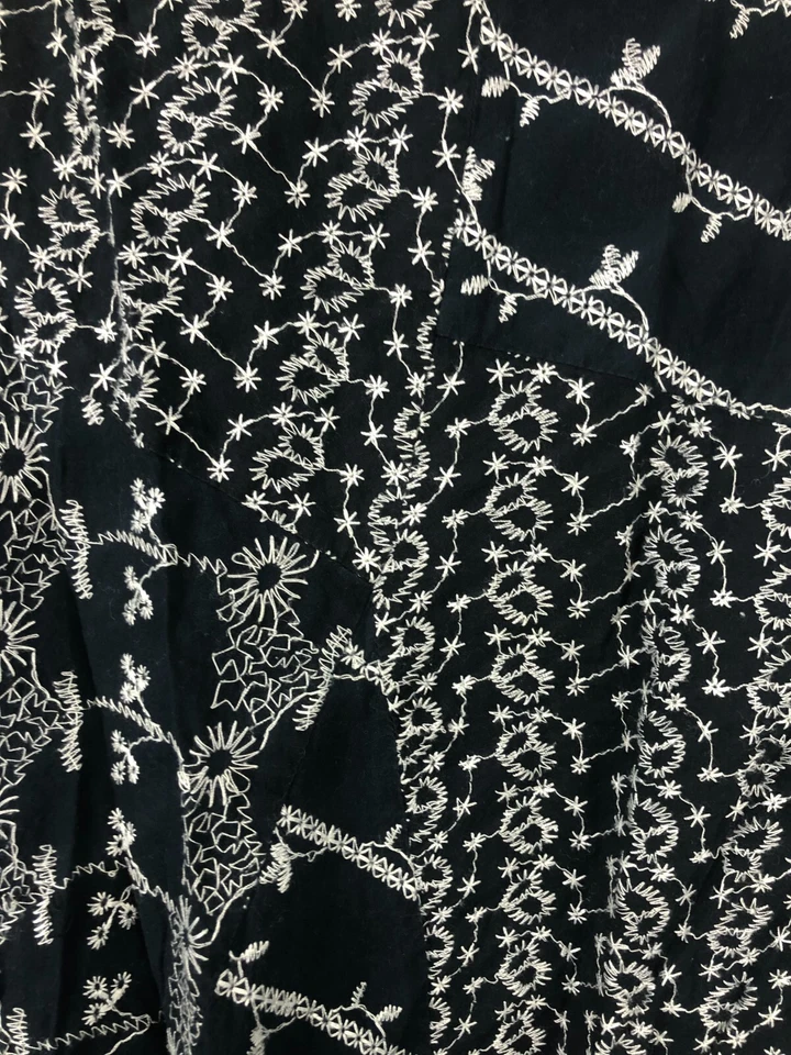JM Collection 100% 棉黑色裙子白色刺绣花朵 12 码拼布 — 第 2/4 张图片