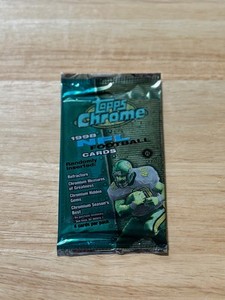 1998 Topps Chrome Football Pack (Possible Manning and Moss Rookies)