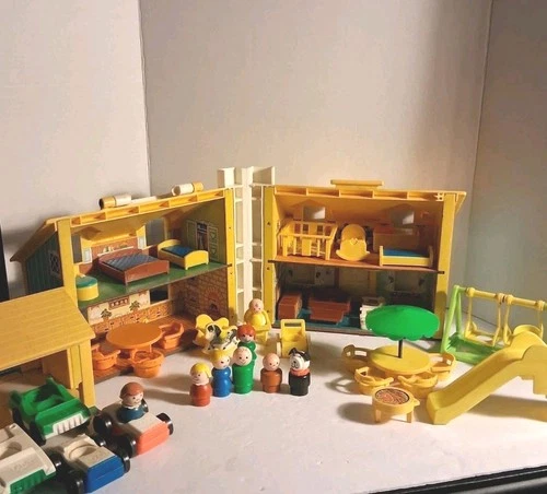 Vtg Fisher Price Little People Family PlayHouse;LOADED w/Accessories! EUC/Mint!