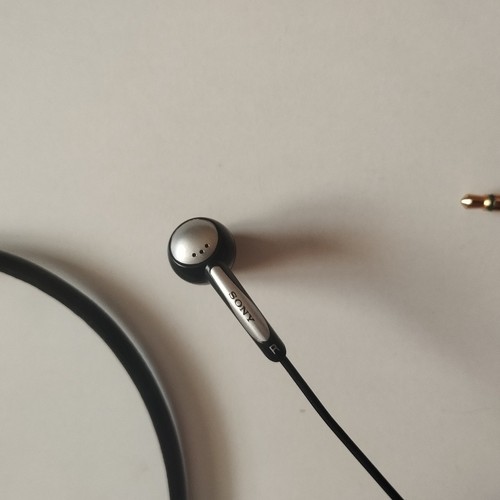 Sony MDR-NX1 Used Stereo Dynamic Earphones Black with Leather Neck Strap - Picture 4 of 5
