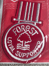 Ancien Insigne émaillé Nottingham Forest - Pin's Bouclier Football - Collection