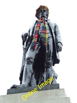 Foto 6x4 Rabbie Burns mit Tartan Schal und Mütze Glasgow In George Squ c2014