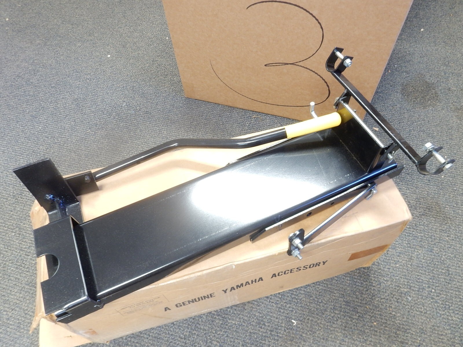 NOS Yamaha OEM Plow Blade Mount Assy 1985 YFM200EN YFM200 Moto-4 ABA-52H37-40