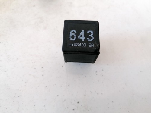 Volkswagen Golf 2010 Relay module 8k0951253, v23136-b6-x72 #1391837-05