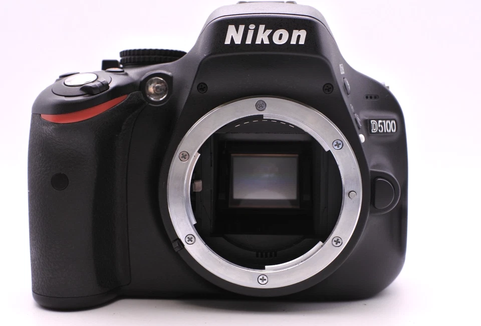 [NEUWERTIG S/C 1737] Nikon D5100 16,2 MP Digital DSLR Kit mit 18-55mm VR Japa... - Bild 3 von 4