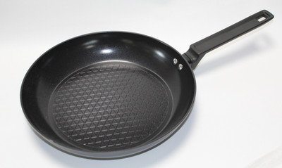 Bratpfanne 28 cm antihaftbeschichtet alle Herdarten aus 98 % receycled Aluminium