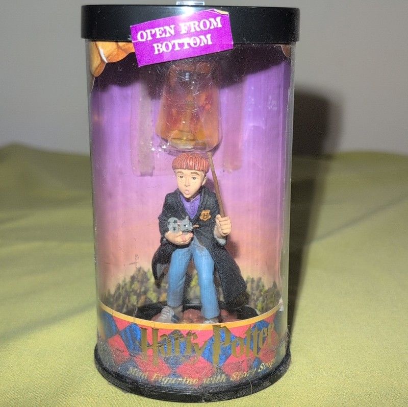 Enesco Harry Potter Ron Weasley Mini Figurine with Scope