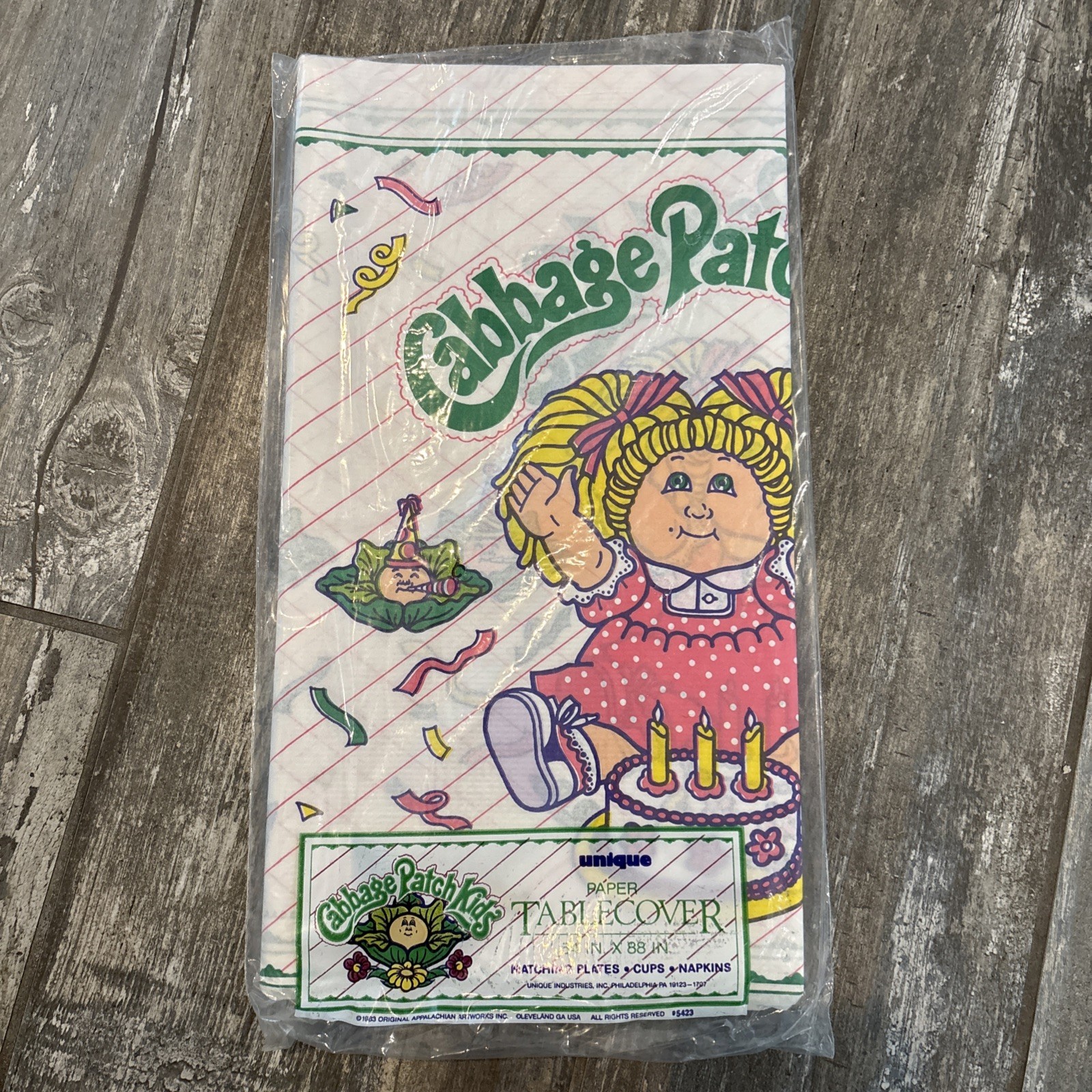 Tablecloth 54 X 88&rdquo; Party 1983 Nos