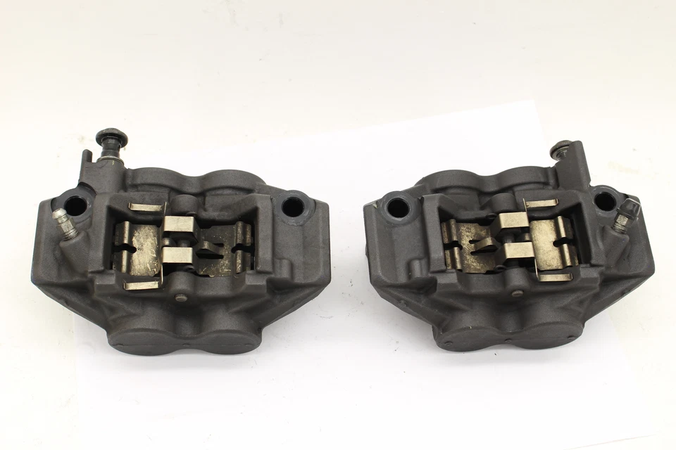 Juego de pinzas de freno delanteras derecha izquierda Yamaha FZ09 2015 1RC-2580U-00-00 Foto 4 de 4