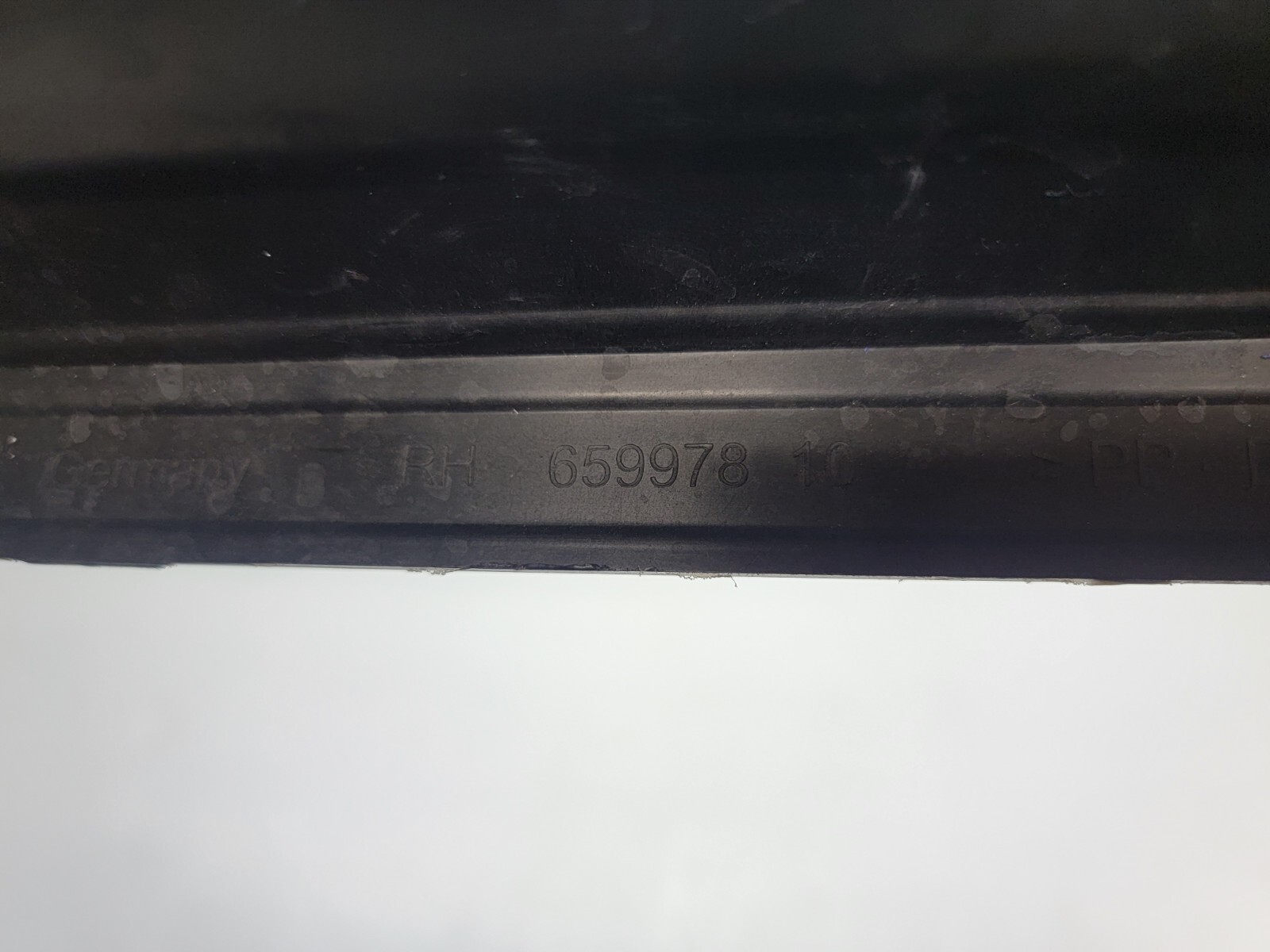 ROLLS ROYCE CULLINAN FRONT RIGHT LOWER BUMPER GRILL OEM 7448906