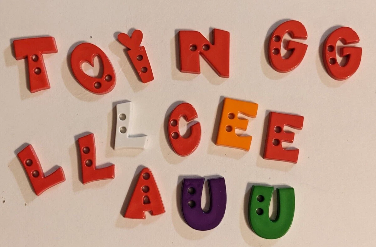 VINTAGE LOT OF 15 NOVELTY ALPHABET LETTER BUTTONS VARIOUS COLORS
