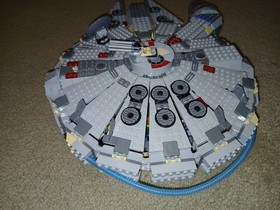 Millenium Falcon Lego 4504