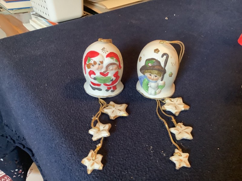 2 1980 Vintage Jasco Christmas Chimes Bisque Porcelain Shepherd &Carolers Taiwan