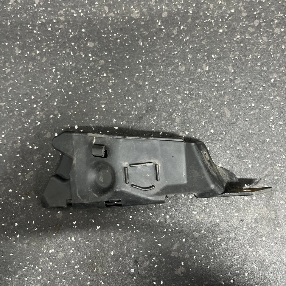 Seat Leon 1P Front NS Left Bumper Guide Wing Bracket 1P0807183 genuine (157) - Image 3 of 4