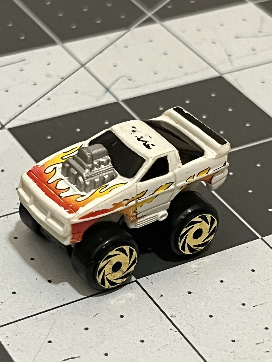 Vintage 1987 Road Champs Micro Machines Lifted White Corvette w