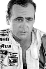 Geoff Bodine habla con periodistas de deportes de motor en el Speedway 1983 FOTO ANTIGUA