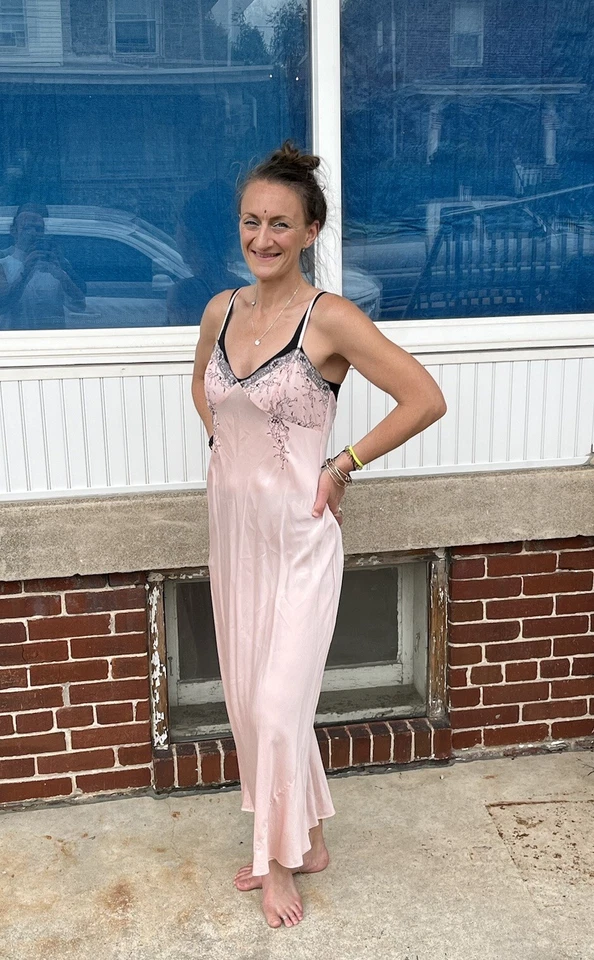 Camisón largo de seda talla M AUGUST SEDA Lt melocotón con encaje y correas ajustables Foto 2 de 4