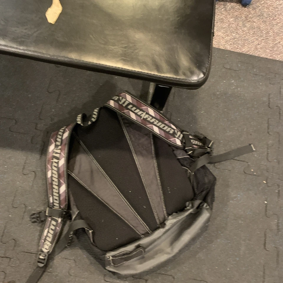 Mochila Warrior Lacrosse Negra Foto 2 de 3