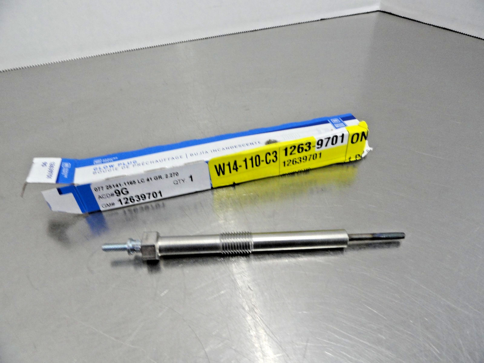 New OEM Genuine GM AC Delco 12639701 9G Diesel Glow Plug Chevy Silverado Duramax