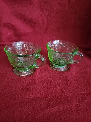 INDIANA GREEN Depression Pear Paytern Cups