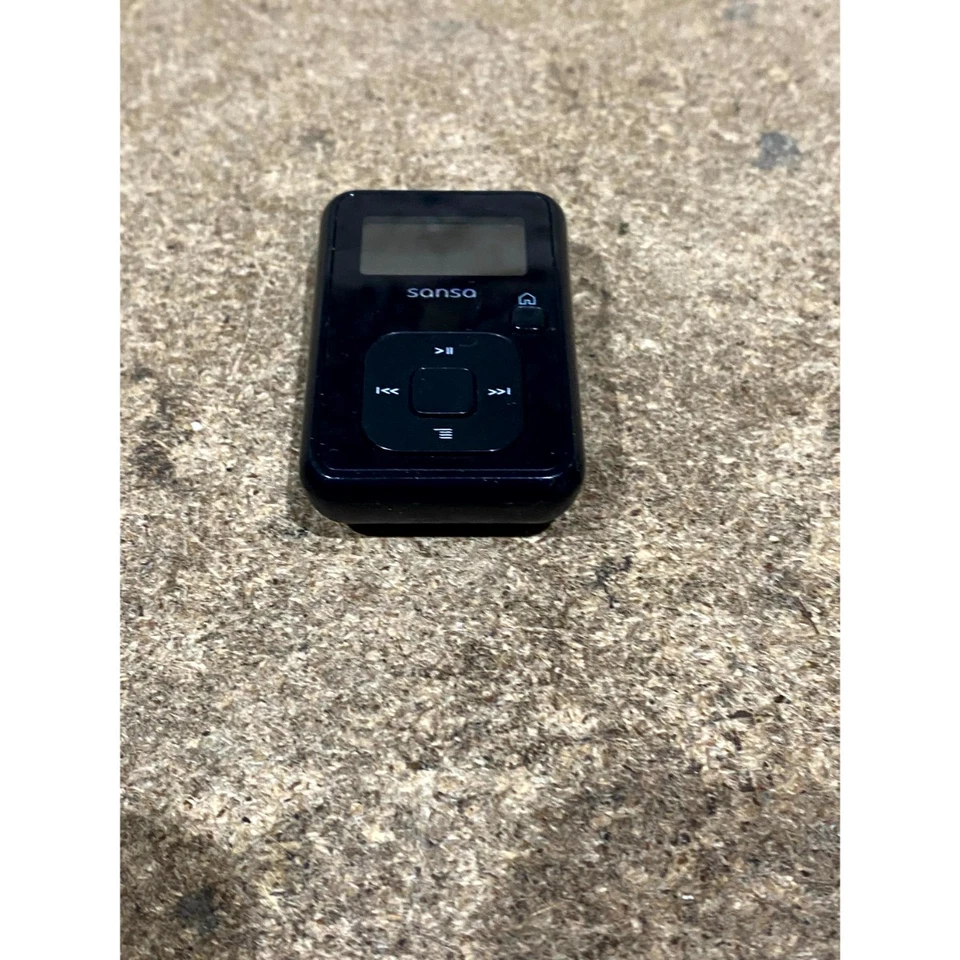 SanDisk Sansa Clip+ MP3 Player Black 4GB Digital Display FM Radio Voice Recorder - Image 2 of 4